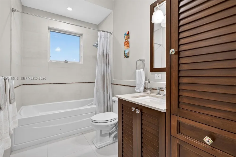 442 Amalfi Ave Coral Gables, FL 33146