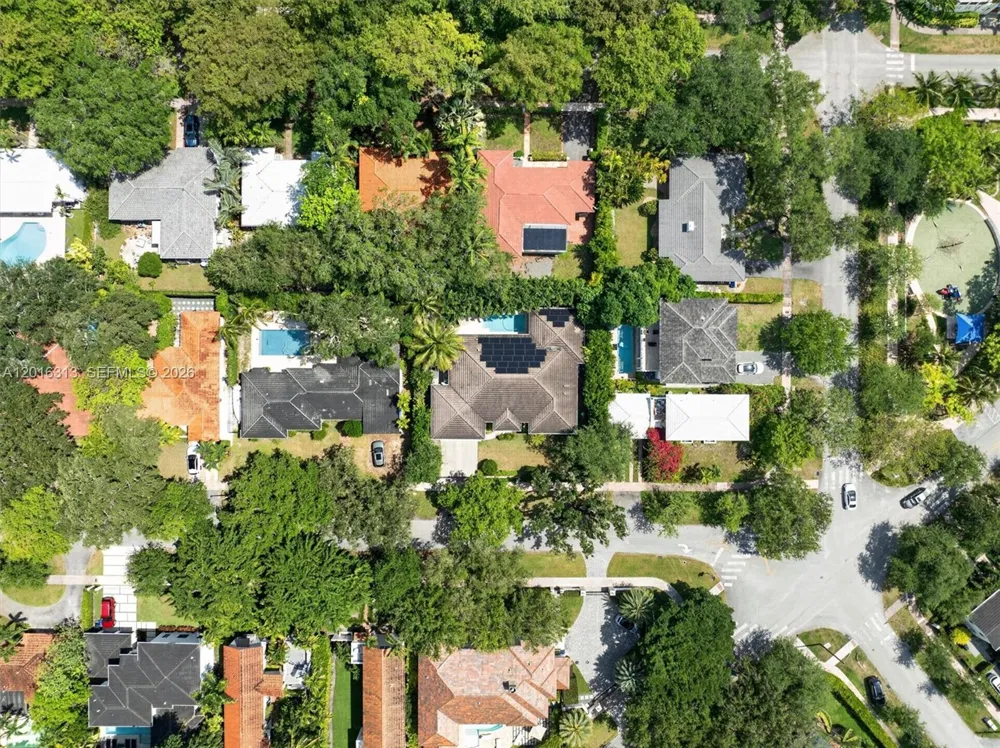 442 Amalfi Ave Coral Gables, FL 33146