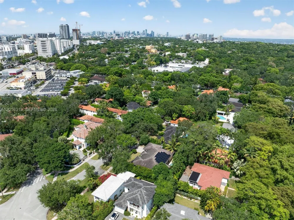 442 Amalfi Ave Coral Gables, FL 33146