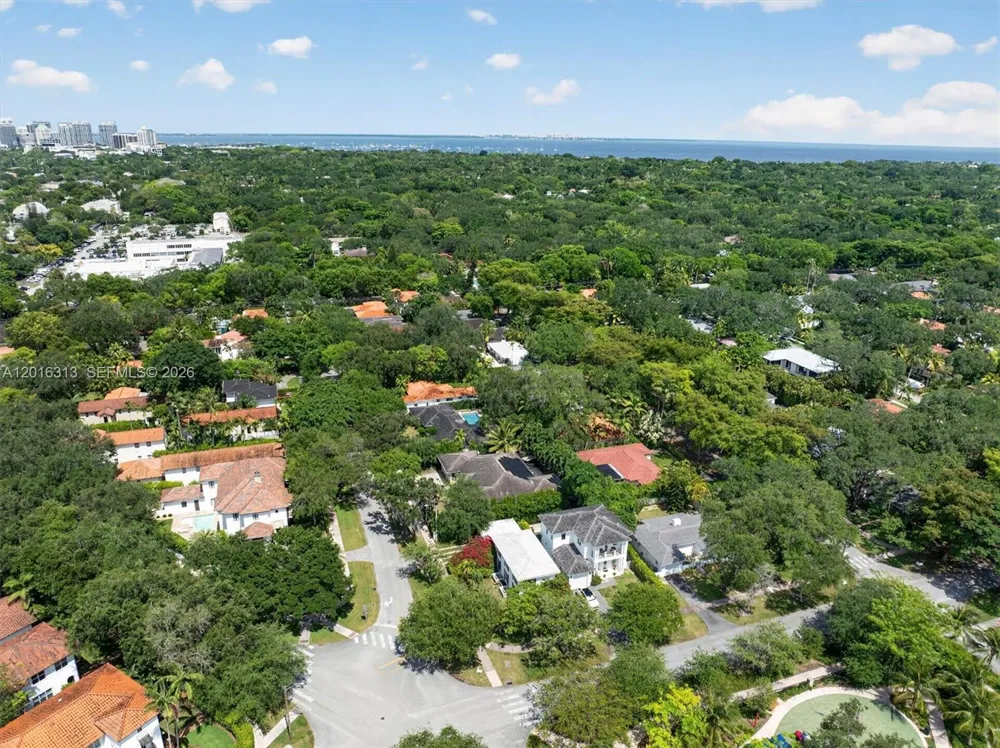 442 Amalfi Ave Coral Gables, FL 33146