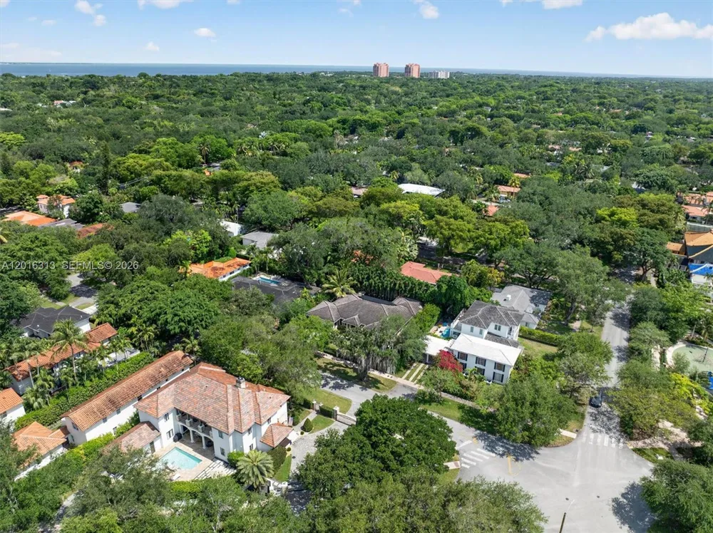 442 Amalfi Ave Coral Gables, FL 33146