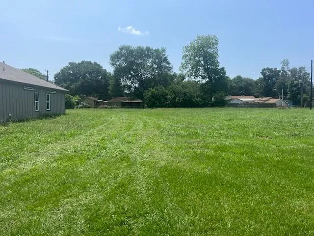 819 Empire Street El Campo, TX 77437