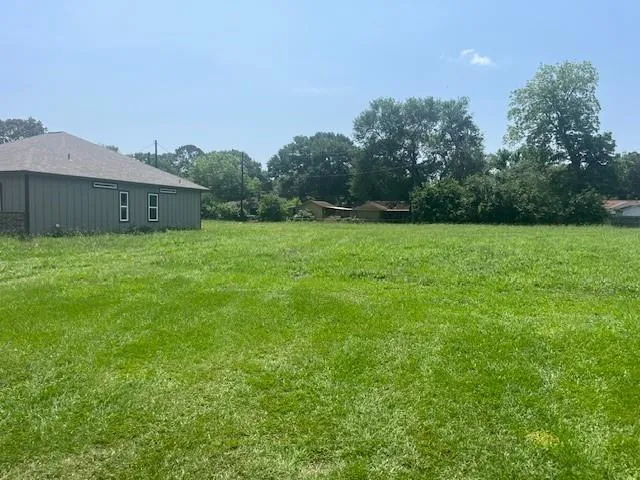 819 Empire Street El Campo, TX 77437