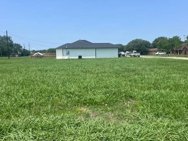 819 Empire Street El Campo, TX 77437