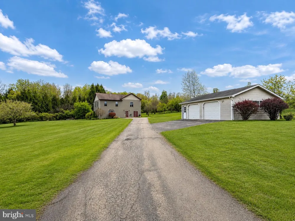 303 FLICKERWOOD Kane, PA 16735