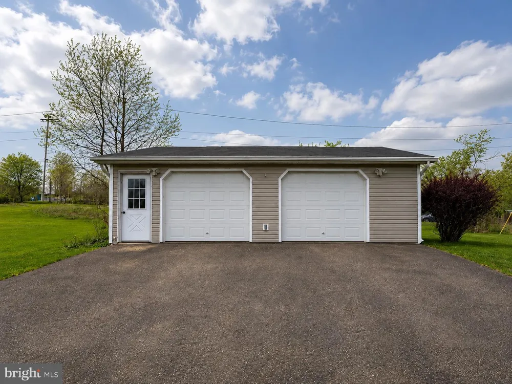 303 FLICKERWOOD Kane, PA 16735