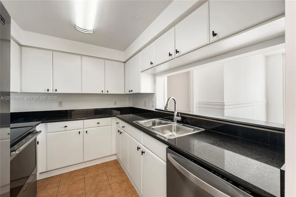 2475 Brickell Ave #2206 Miami, FL 33129