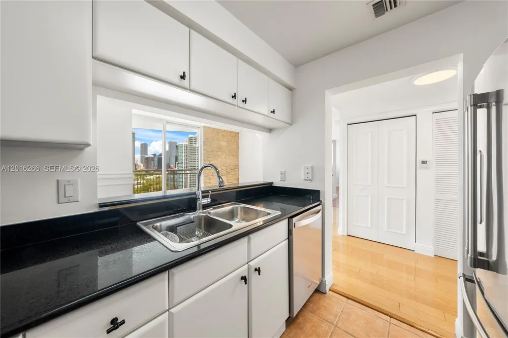 2475 Brickell Ave #2206 Miami, FL 33129
