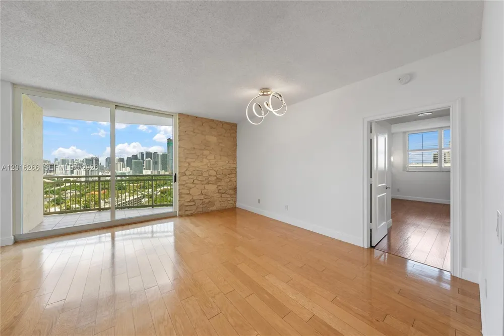 2475 Brickell Ave #2206 Miami, FL 33129