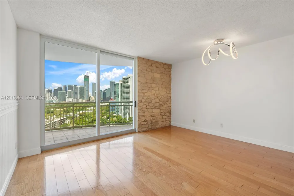 2475 Brickell Ave #2206 Miami, FL 33129