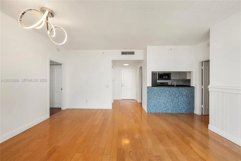 2475 Brickell Ave #2206 Miami, FL 33129