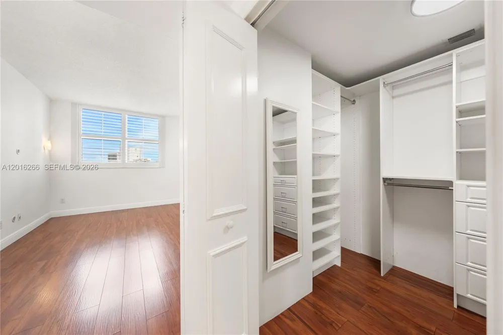2475 Brickell Ave #2206 Miami, FL 33129