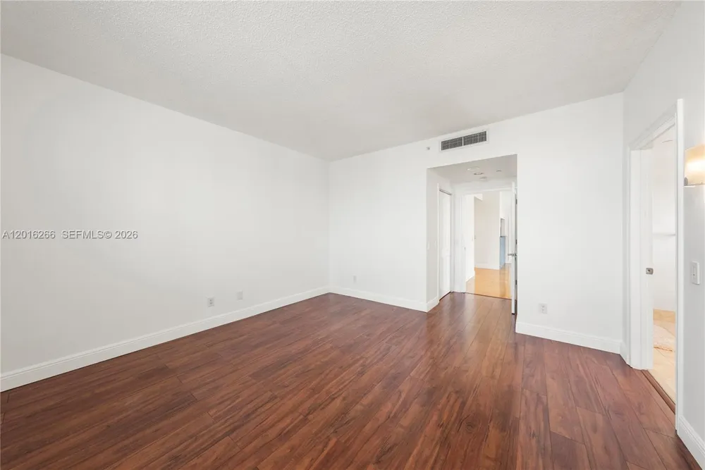 2475 Brickell Ave #2206 Miami, FL 33129
