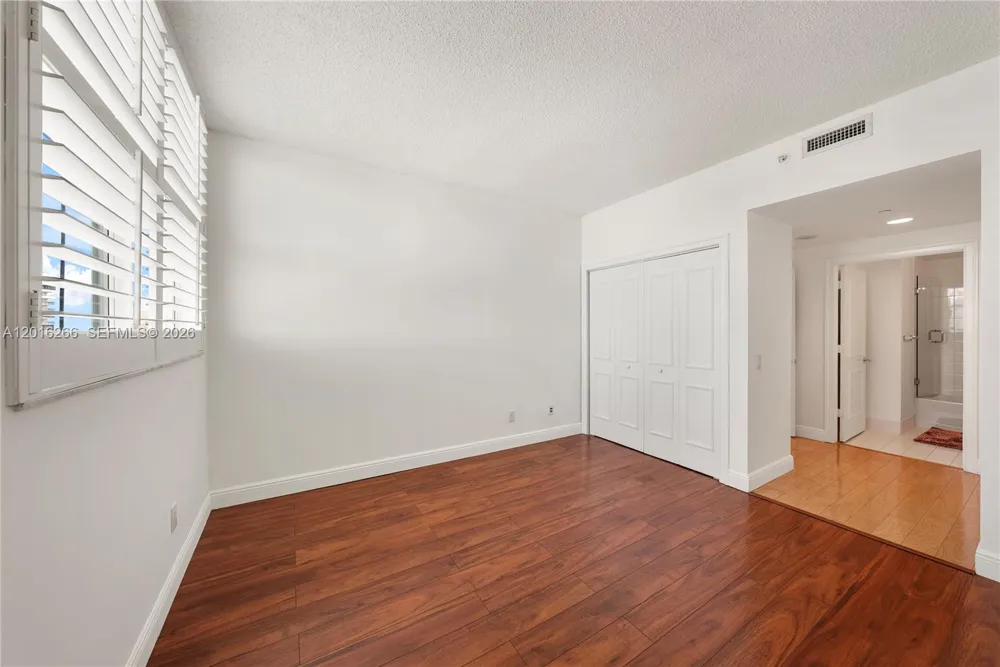 2475 Brickell Ave #2206 Miami, FL 33129