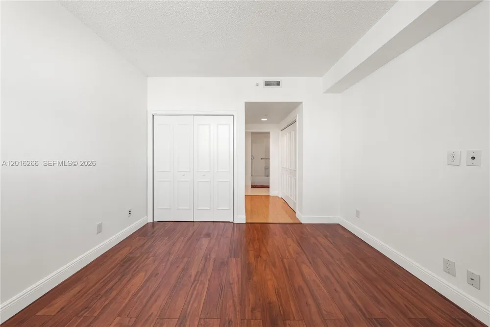 2475 Brickell Ave #2206 Miami, FL 33129