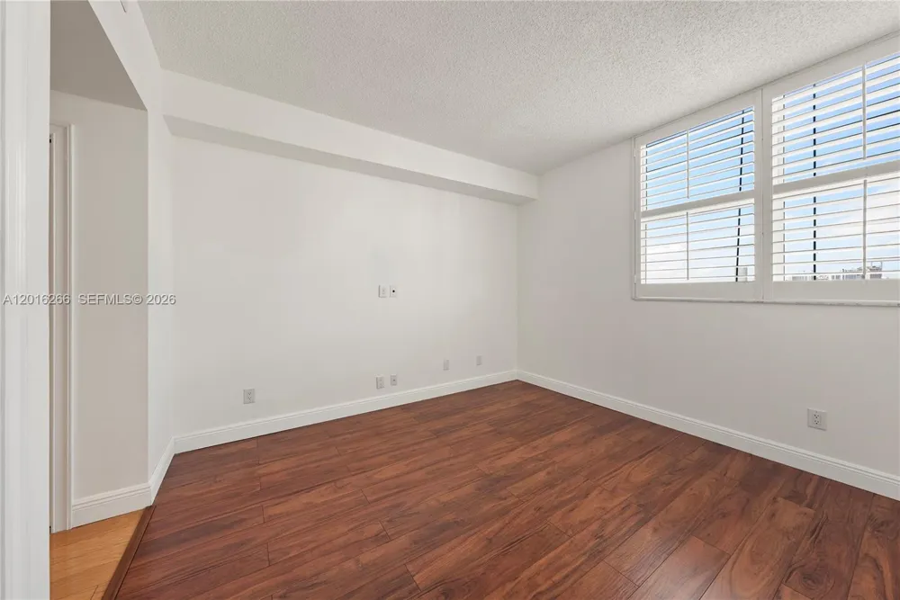 2475 Brickell Ave #2206 Miami, FL 33129