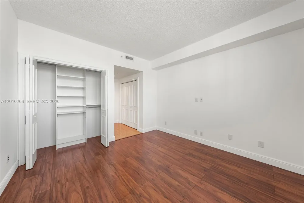 2475 Brickell Ave #2206 Miami, FL 33129