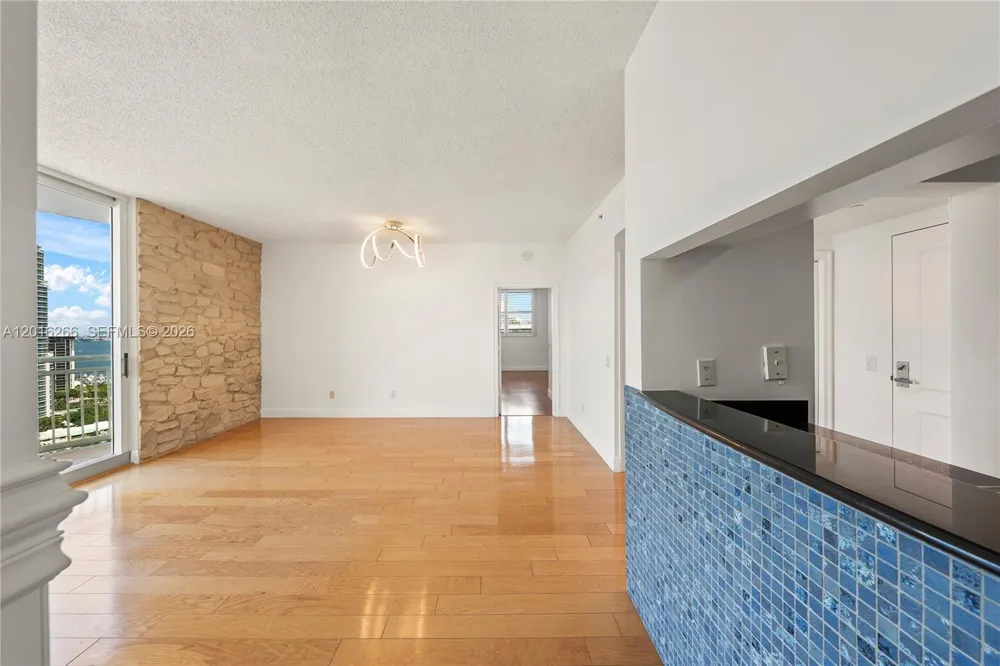 2475 Brickell Ave #2206 Miami, FL 33129