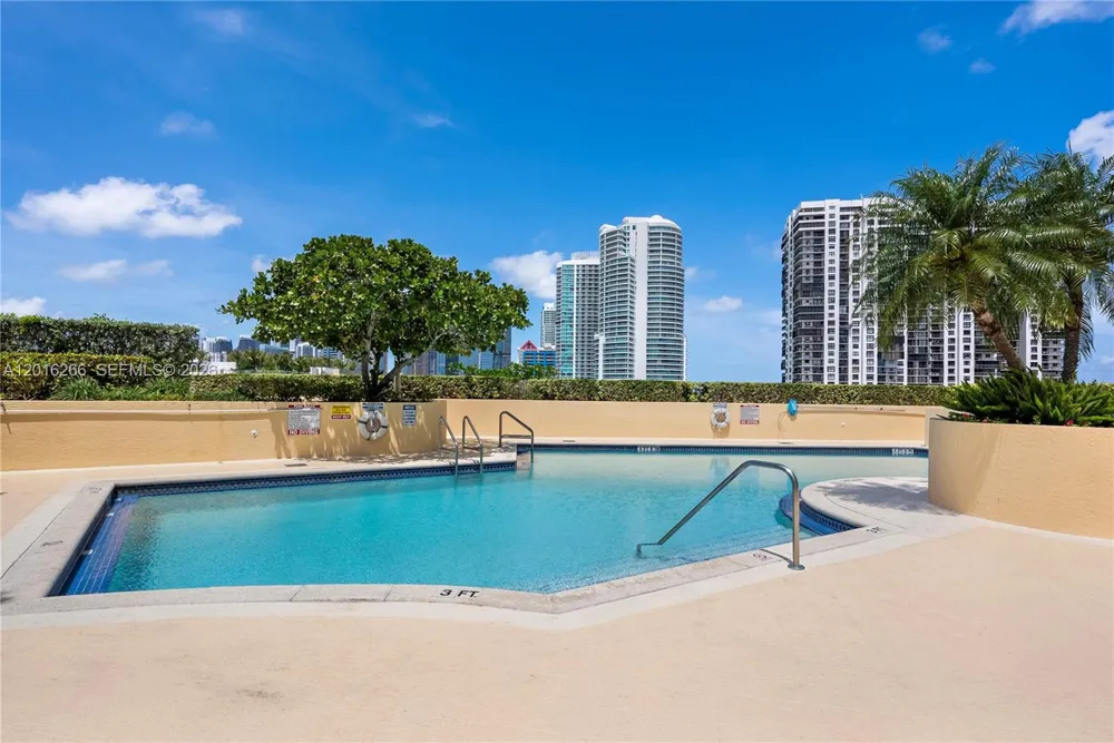 2475 Brickell Ave #2206 Miami, FL 33129