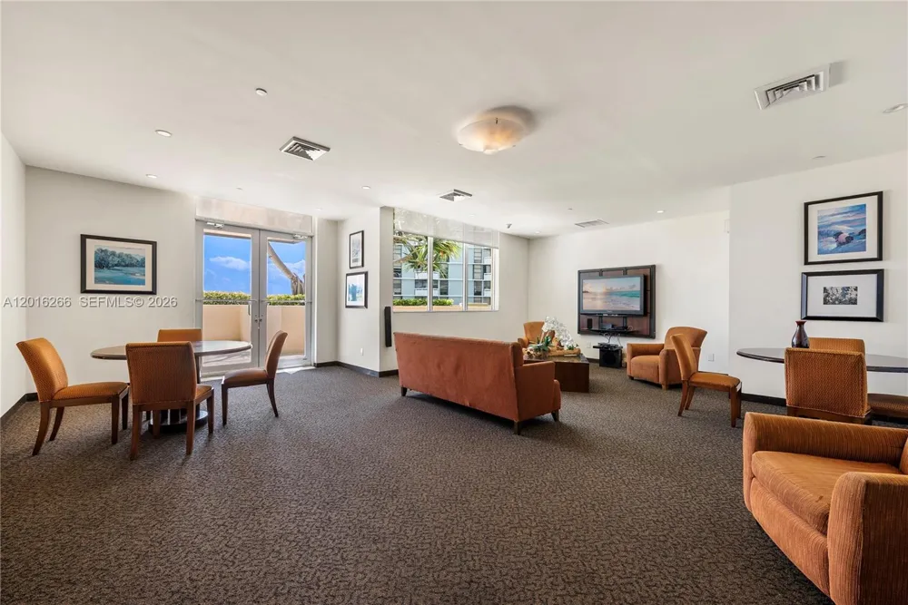 2475 Brickell Ave #2206 Miami, FL 33129