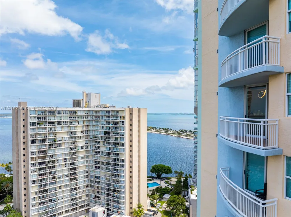 2475 Brickell Ave #2206 Miami, FL 33129