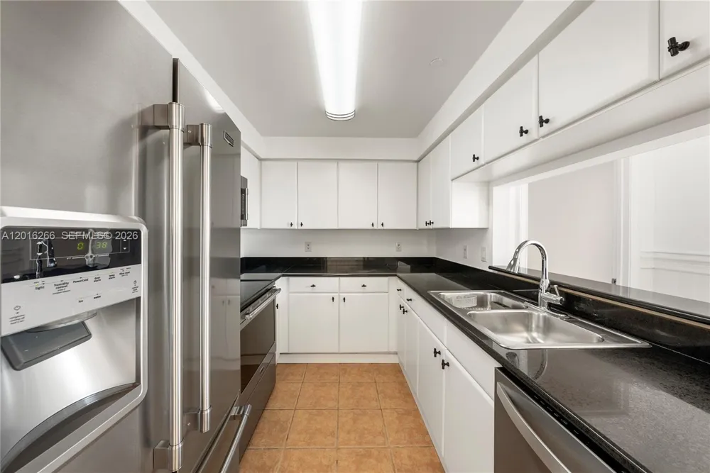 2475 Brickell Ave #2206 Miami, FL 33129