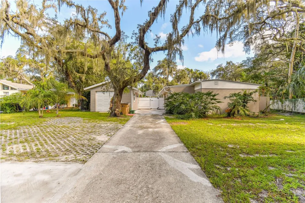 414 JOYCE AVENUE Temple Terrace, FL 33617