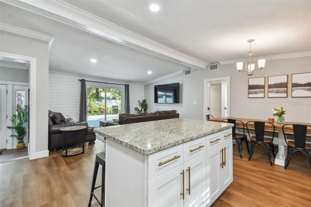 414 JOYCE AVENUE Temple Terrace, FL 33617
