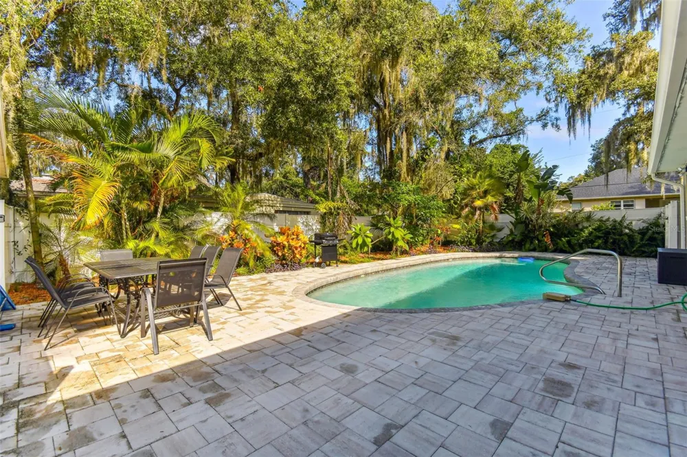 414 JOYCE AVENUE Temple Terrace, FL 33617