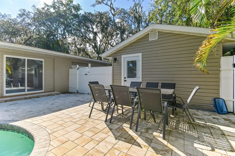 414 JOYCE AVENUE Temple Terrace, FL 33617