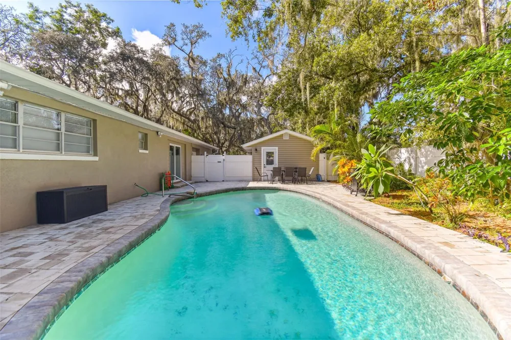 414 JOYCE AVENUE Temple Terrace, FL 33617