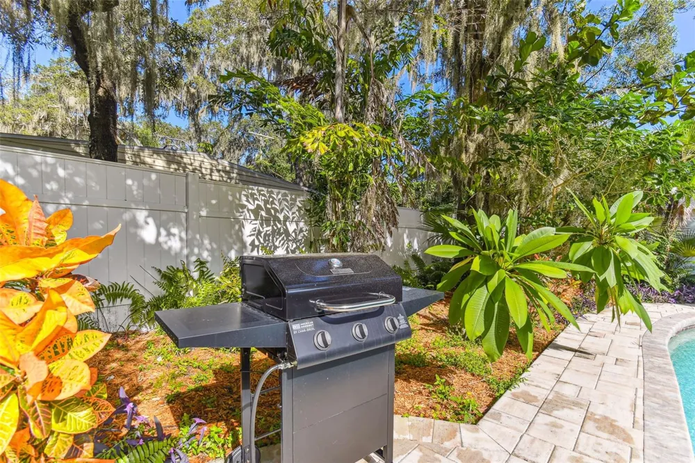 414 JOYCE AVENUE Temple Terrace, FL 33617