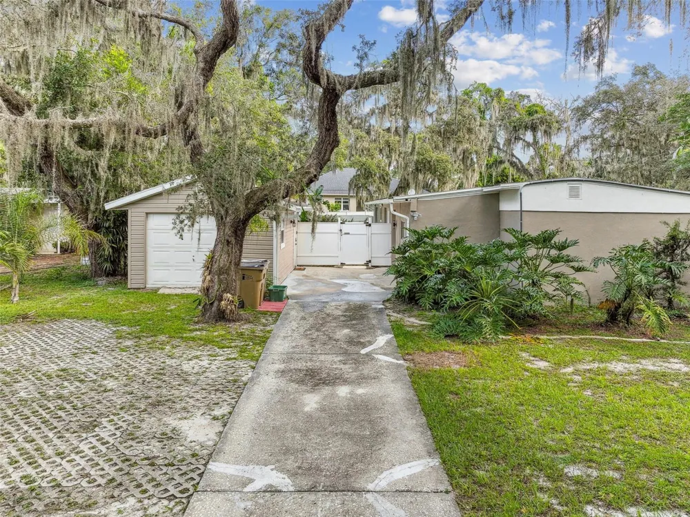 414 JOYCE AVENUE Temple Terrace, FL 33617