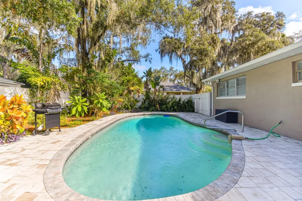 414 JOYCE AVENUE Temple Terrace, FL 33617