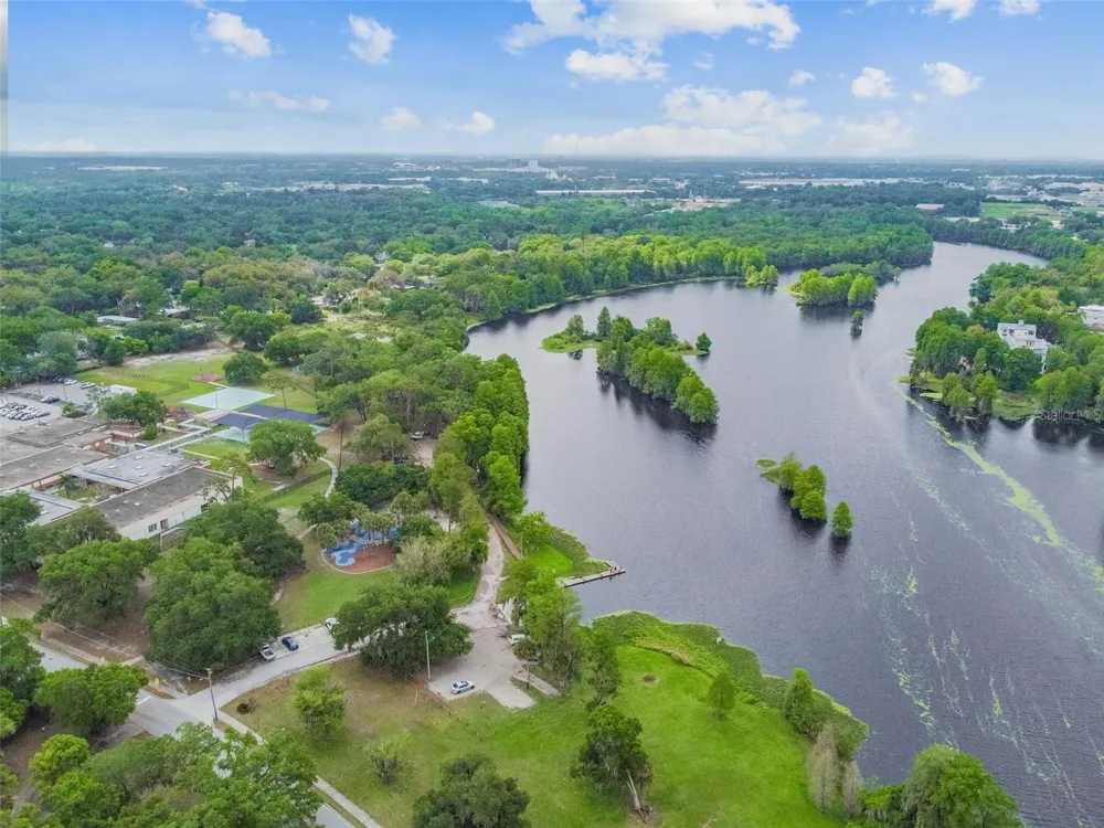 414 JOYCE AVENUE Temple Terrace, FL 33617