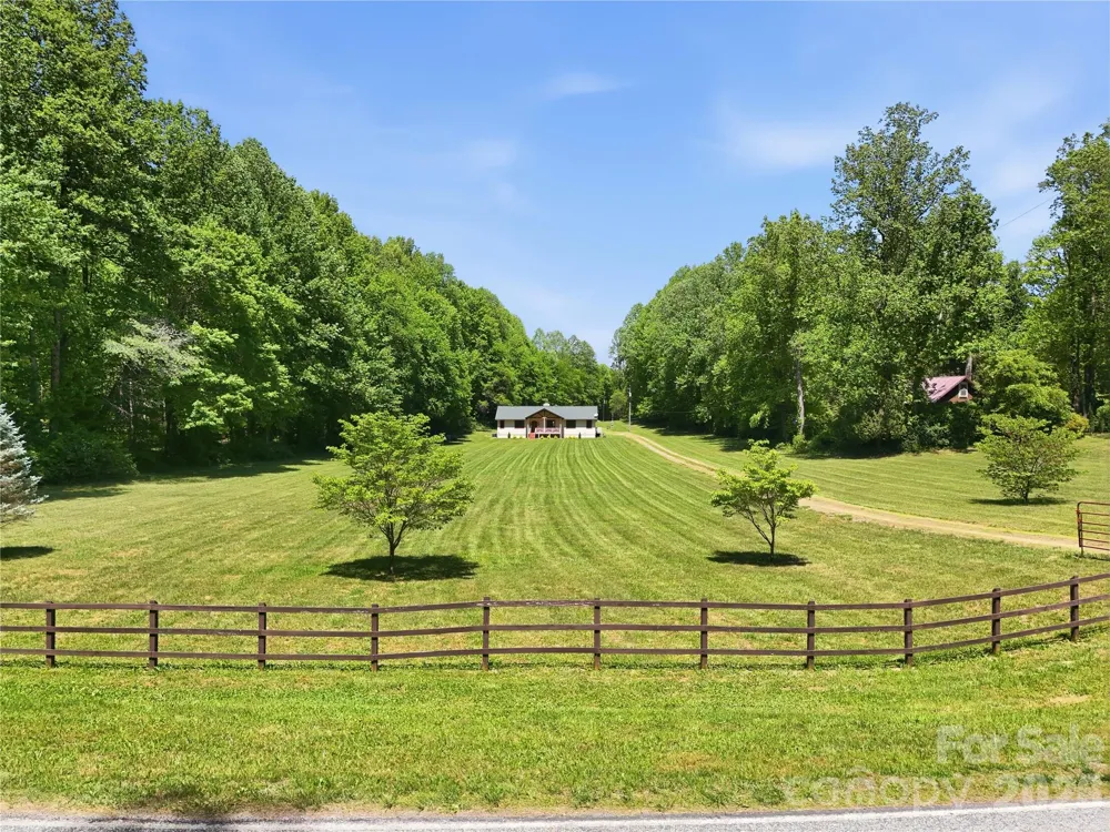 3540 Fork Creek Road Saluda, NC 28773