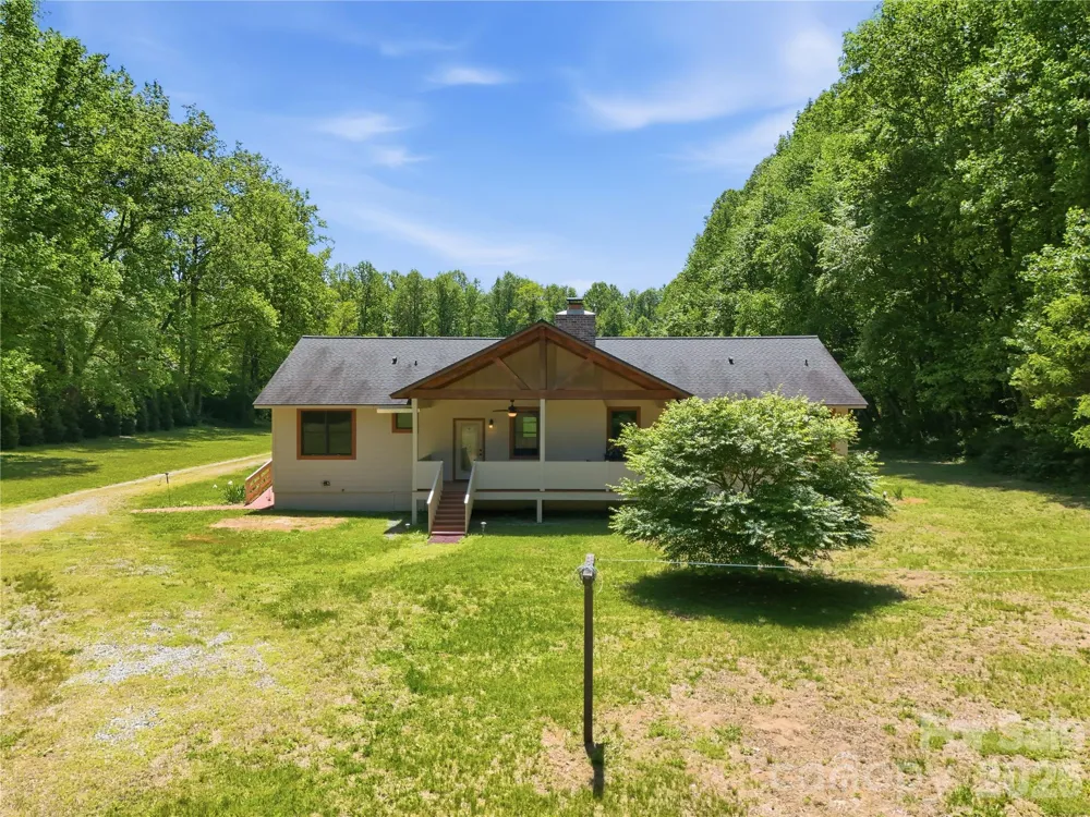 3540 Fork Creek Road Saluda, NC 28773