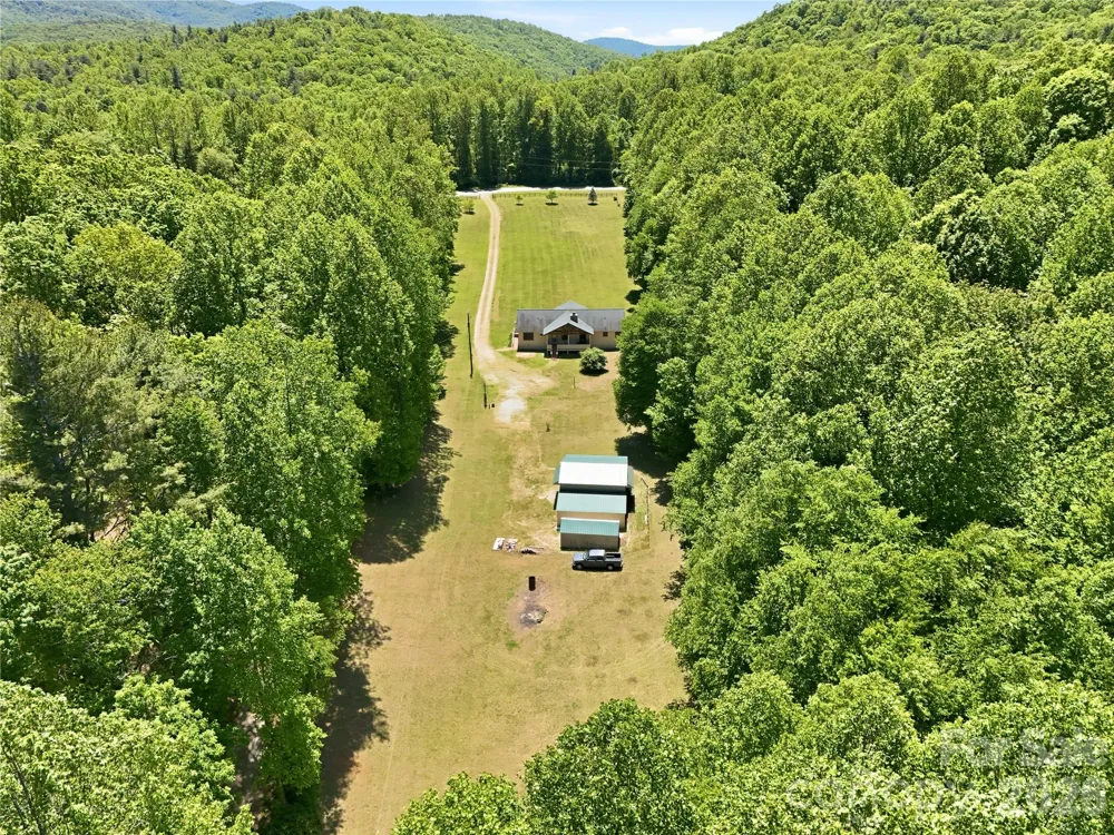 3540 Fork Creek Road Saluda, NC 28773
