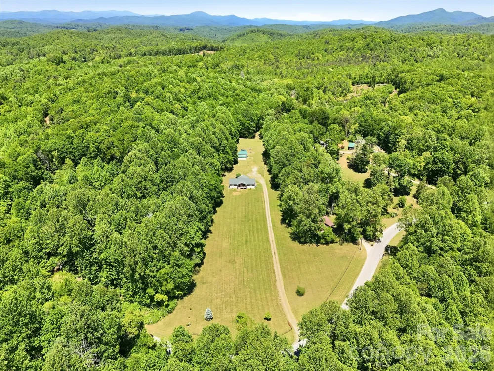 3540 Fork Creek Road Saluda, NC 28773