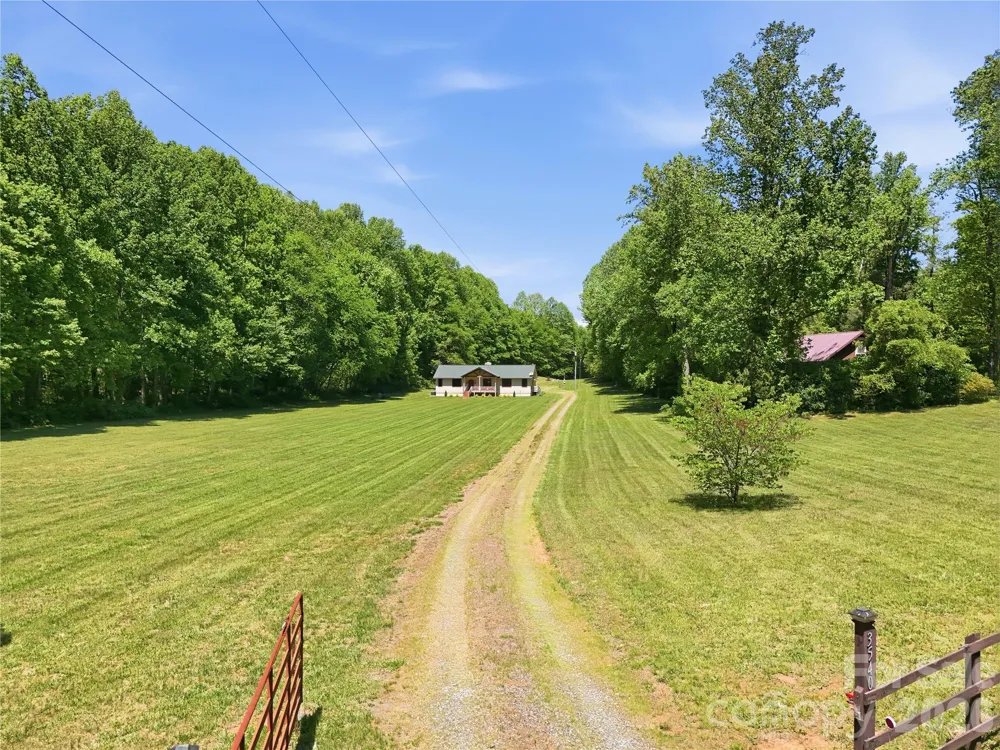 3540 Fork Creek Road Saluda, NC 28773