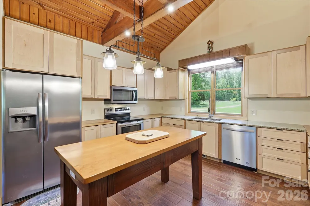 3540 Fork Creek Road Saluda, NC 28773