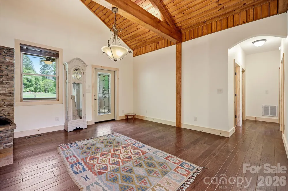 3540 Fork Creek Road Saluda, NC 28773