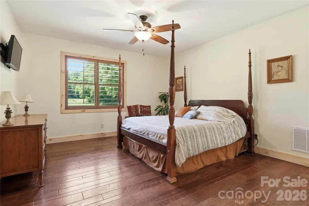 3540 Fork Creek Road Saluda, NC 28773