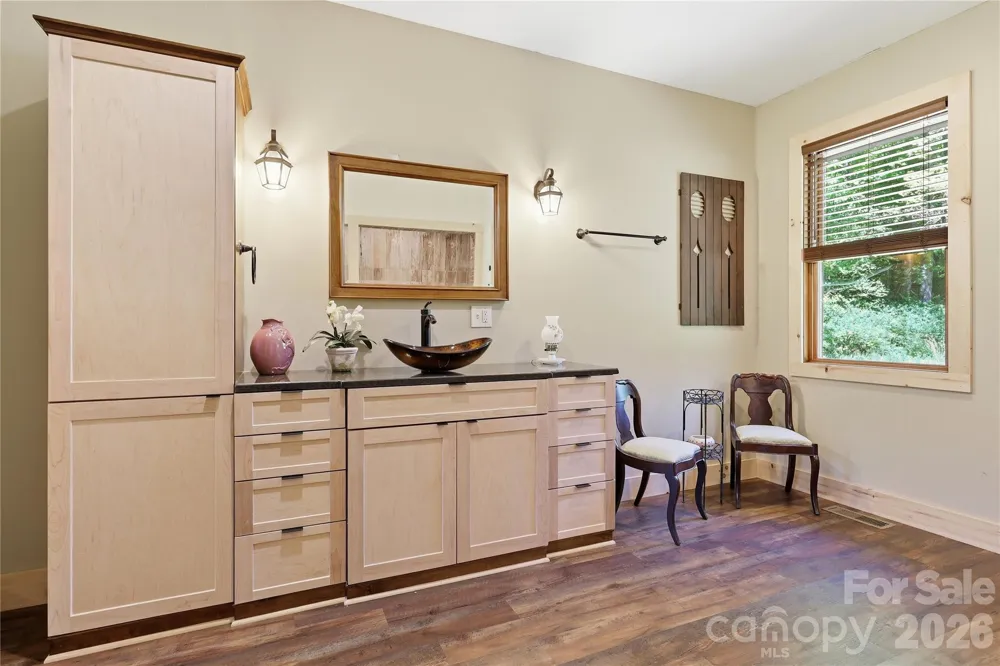 3540 Fork Creek Road Saluda, NC 28773