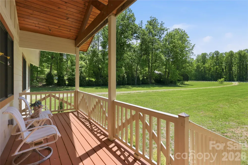 3540 Fork Creek Road Saluda, NC 28773