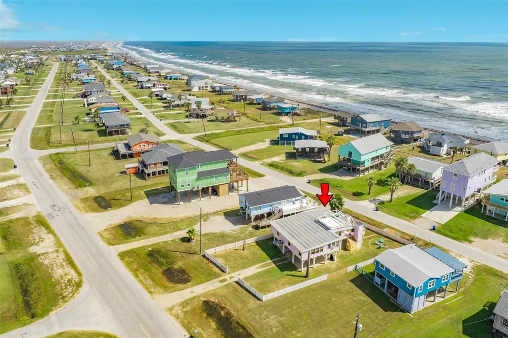 922 Seashell Drive Freeport, TX 77541