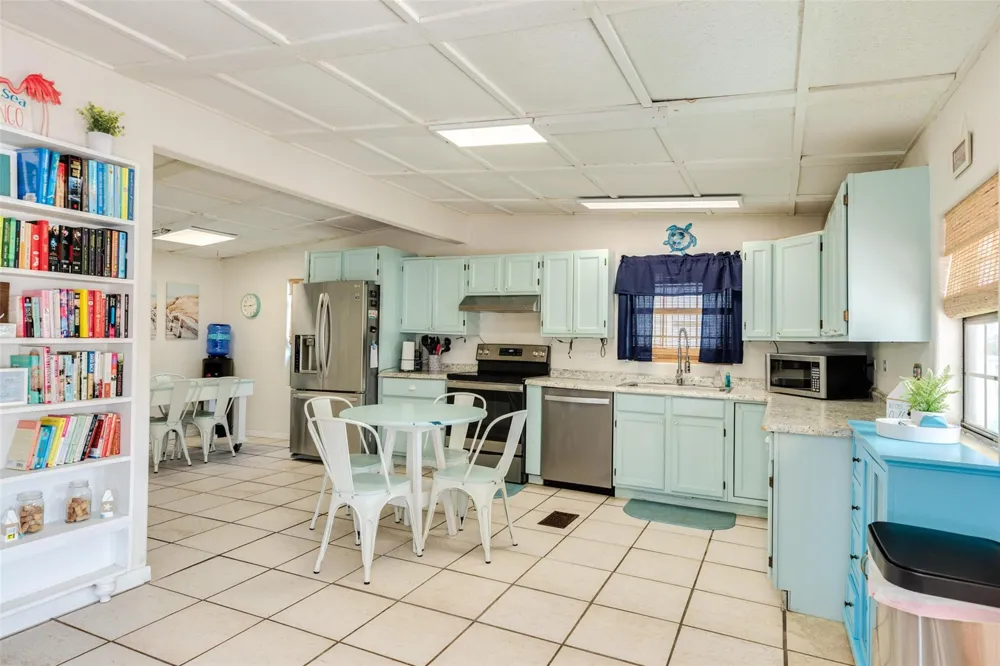 922 Seashell Drive Freeport, TX 77541