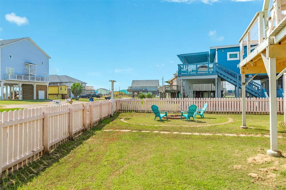 922 Seashell Drive Freeport, TX 77541