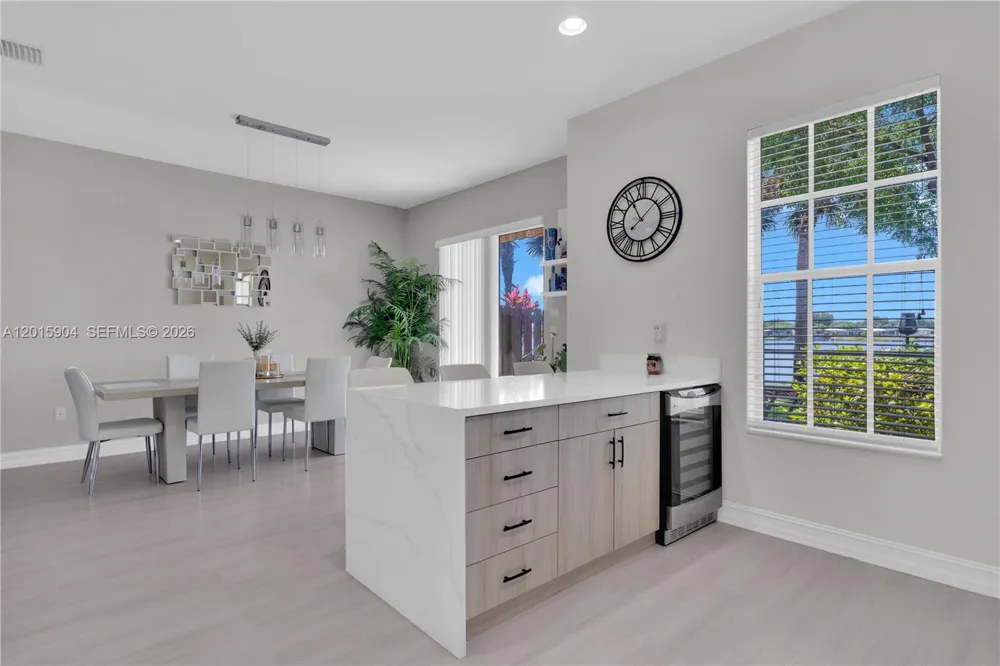 6893 Julia Gardens Dr Coconut Creek, FL 33073