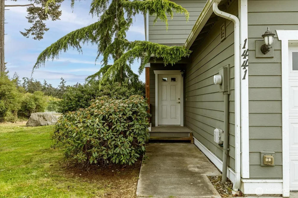 1441 NW 5th Avenue Oak Harbor, WA 98277